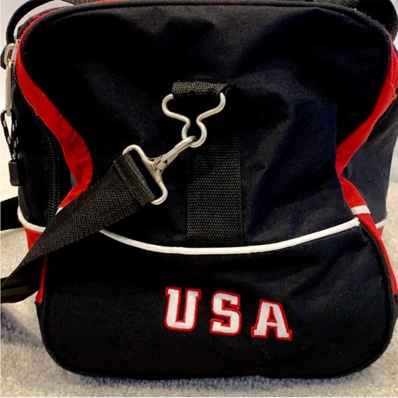 CHICAGO DUFFEL BAG CARRY ON BAG IN BLACK AND RED COLOUR - Picture 4 of 8